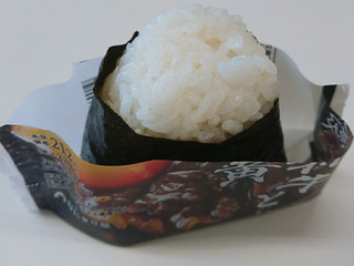 中評価】ローソン おにぎり屋 金しゃりおにぎり A5等級黒毛和牛と 中評価】ローソン おにぎり屋 金しゃりおにぎり A5等級黒毛和牛と