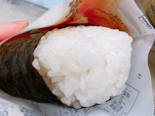 「ローソン おにぎり屋 金しゃりおにぎり 熟成生たらこ」のクチコミ画像 by ぺりちゃんさん