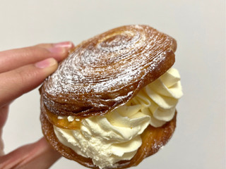 「ポンパドウル ザクッとクリームサンド 1個」のクチコミ画像 by apricotさん