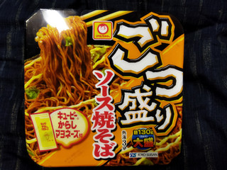 ごつ盛り ごつ盛り ソース焼そば | 商品情報 - 東洋水産株式会社