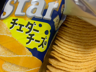 「YBC チップスターS チェダーチーズ味 箱50g」のクチコミ画像 by SweetSilさん