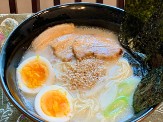 「明星食品 チャルメラ バリカタ麺豚骨 カップ82g×5」のクチコミ画像 by めりけんさん