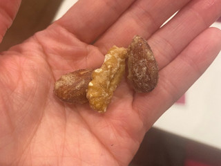 「ローソン メープル香るミックスナッツ 37g」のクチコミ画像 by gologoloさん