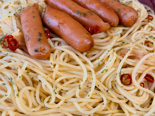 中評価】デイリーヤマザキ 特盛ソーセージのペペロンチーノの感想