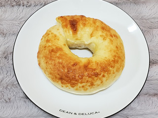 「ポンパドウル ベーグル トリプルチーズ」のクチコミ画像 by みにぃ321321さん