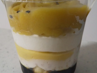 「ローソン Uchi Cafe’ ほくほく芋のパフェ」のクチコミ画像 by るったんさん