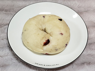 「ポンパドウル ベーグル ダブルベリー」のクチコミ画像 by みにぃ321321さん