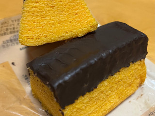 「無印良品 不揃いバウム チョコがけオレンジ 袋1個」のクチコミ画像 by わやさか...出張中さん