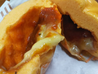 「ローソン とろーりチーズとトマトのピザまん」のクチコミ画像 by 毎日が調整日さん