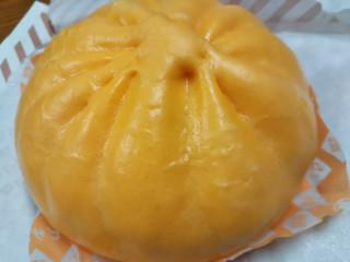 「ローソン とろーりチーズとトマトのピザまん」のクチコミ画像 by 毎日が調整日さん