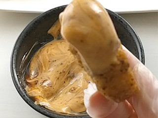 「マクドナルド スパイシーチキンマックナゲット 黒胡椒ガーリック」のクチコミ画像 by くまプップさん