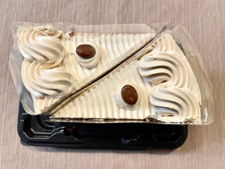 ヤマザキ 横浜元町で生まれた不二家のモカソフトケーキ（山崎製パン
