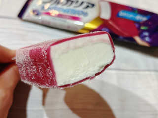 「明治 ブルガリア フローズンヨーグルトデザート ブルーベリー 袋85ml」のクチコミ画像 by ice-tokkoさん