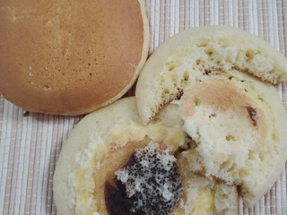 「ヤマザキ 北海道フェア ホットケーキサンド 北海道産小豆のつぶあん＆北海道産バター入りマーガリン 1個」のクチコミ画像 by レビュアーさん