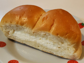 中評価】セブン-イレブン 牛乳仕込みの牛乳パンの感想・クチコミ