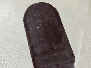 「ハーゲンダッツ バー ザッハトルテ 箱74ml」のクチコミ画像 by harrryさん