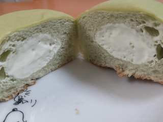 しっとりメロンパン マスクメロンホイップクリーム【ローソン