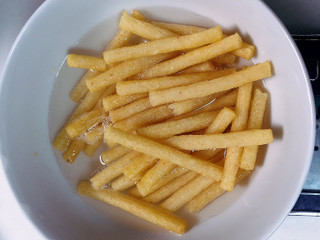 「カルビー じゃがりこ たらこバター カップ52g」のクチコミ画像 by こつめかわうそさん