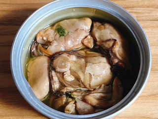 「K&K 缶つま 広島県産 かき燻製油漬け 箱60g」のクチコミ画像 by もみぃさん