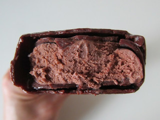 「ハーゲンダッツ バー ザッハトルテ 箱74ml」のクチコミ画像 by キックンさん