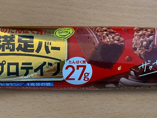 中評価】アサヒ 1本満足バー ギガプロテイン チョコの感想