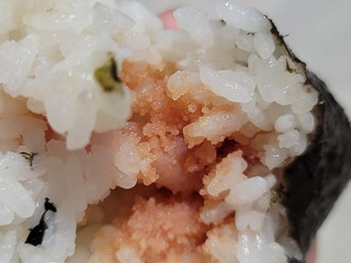 「ローソン おにぎり屋 金しゃりおにぎり 熟成生たらこ」のクチコミ画像 by タケダさん