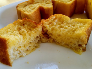 「ファミリーマート ファミマ・ベーカリー ミニフレンチトースト 4個」のクチコミ画像 by はるなつひさん