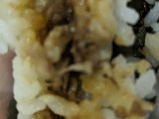 「ニューデイズ 手巻牛焼肉おにぎり 柴沼醤油醸造 紫峰焼肉のたれ使用」のクチコミ画像 by もぐちゃかさん