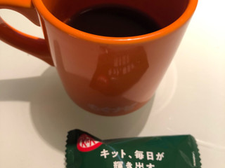 「ネスレ キットカット ミニ オトナの甘さ 濃い抹茶 袋10枚」のクチコミ画像 by パン大好きさん