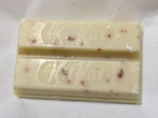 「ネスレ キットカット いちごのショートケーキ味 10枚」のクチコミ画像 by もぐちゃかさん