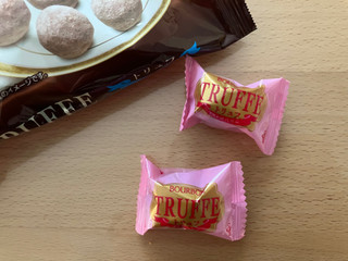 中評価】ブルボン トリュフストロベリーの感想・クチコミ・商品情報