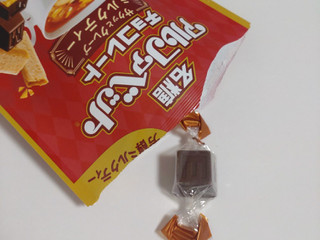中評価】名糖 アルファベットチョコレート サクッとクレープミルク