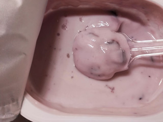 「明治 ブルガリアヨーグルト 脂肪0 ブルーベリー＆3種のベリー カップ180g」のクチコミ画像 by レビュアーさん