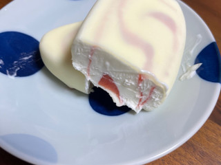 「森永 PARM 杏仁ミルクストロベリー 袋80ml」のクチコミ画像 by ピンクのぷーさんさん