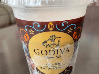 「ファミリーマート FAMIMA CAFE ゴディバ監修チョコレートフラッペ」のクチコミ画像 by パン太郎さん