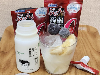 ぷるんと蒟蒻ゼリー　蜜りんご風味 ぷるんと蒟蒻ゼリーパウチ 蜜りんご【終売品】 | 商品紹介 | オリヒロ