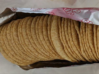 「YBC プレミアムチップスター 海老 香ばしにんにく味 45g」のクチコミ画像 by もぐちゃかさん