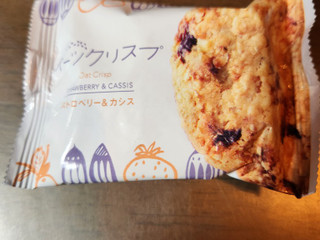 「スターズセブン オーツクリスプ ストロベリー＆カシス 104グラム」のクチコミ画像 by レイコアラさん