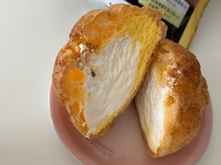 「オランジェ ひかえめに言ってクリーム多めのシュークリーム カスタード＆ホイップ 期間限定パッケージ 袋1個」のクチコミ画像 by chan-manaさん