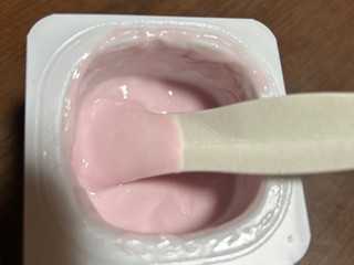 「ダノン ダノンビオ ヨーグルト 贅沢搾りぶどう カップ75g×4」のクチコミ画像 by クィールさん