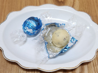 リンツ リンドール ストラッチアテラ（LINDT＆SPRUNGLI JAPAN