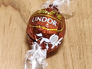 高評価】リンツ リンドール スニッカードゥードルの感想・クチコミ