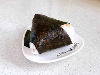 「ローソン おにぎり屋 金しゃりおにぎり 熟成生たらこ」のクチコミ画像 by むぎっこさん