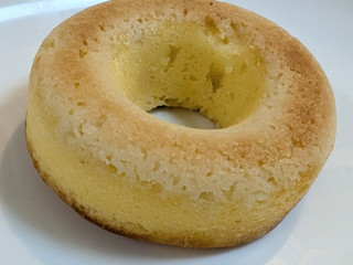 「セブン-イレブン サックリ食感ベイクドリングチーズケーキ」のクチコミ画像 by はるなつひさん