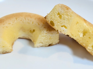 「セブン-イレブン サックリ食感ベイクドリングチーズケーキ」のクチコミ画像 by はるなつひさん