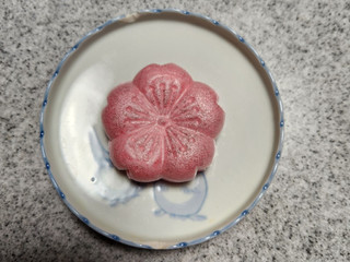 とらや 最中 御代の春 紅（虎屋）クチコミ3件・評価5.3/7点【もぐナビ】