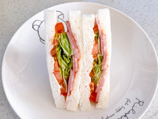 「セブン-イレブン BLTサンド」のクチコミ画像 by むぎっこさん