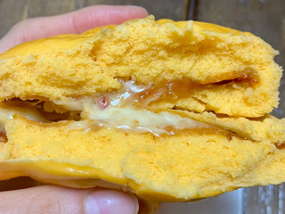 「ローソン 特撰 ピザまん」のクチコミ画像 by シアンさん