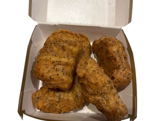 「マクドナルド スパイシーチキンマックナゲット 黒胡椒ガーリック」のクチコミ画像 by さちもぐハピさん