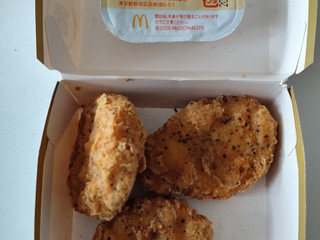 「マクドナルド スパイシーチキンマックナゲット 黒胡椒ガーリック」のクチコミ画像 by レビュアーさん
